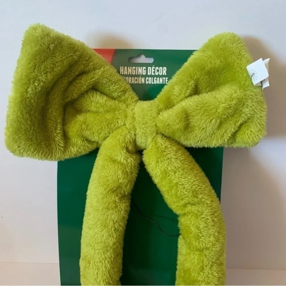NWT. DR. SEUSS The Grinch Hanging Bow Grinch Legs he